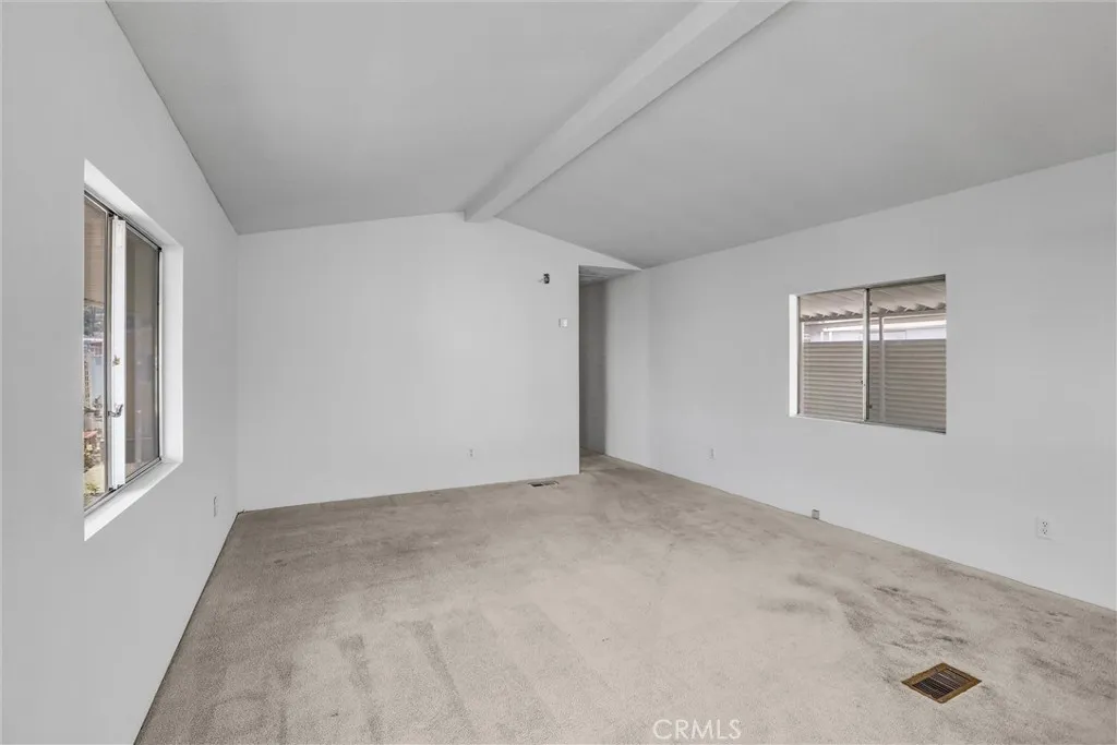 https://cdn.realtyfeed.com/cdn/127/306607185/ce090dcff02406884291c6ecc4f24791.webp