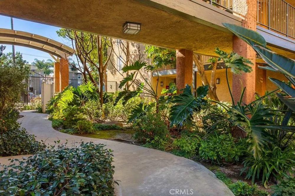 7035 Woodley UNIT 113, Van Nuys, CA, 91406