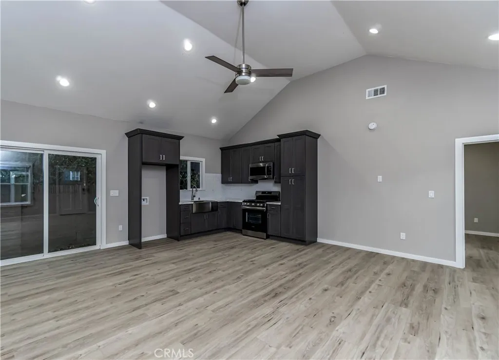 13940 Brightwell Avenue, Paramount, CA 90723 - Photo 5 of 22, Paramount, CA