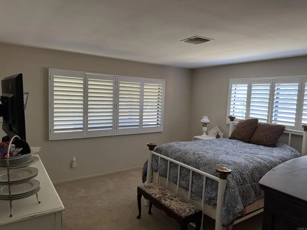 https://cdn.realtyfeed.com/cdn/127/306607423/38f549e29a8e3e435ff4ad8c9539680d.webp