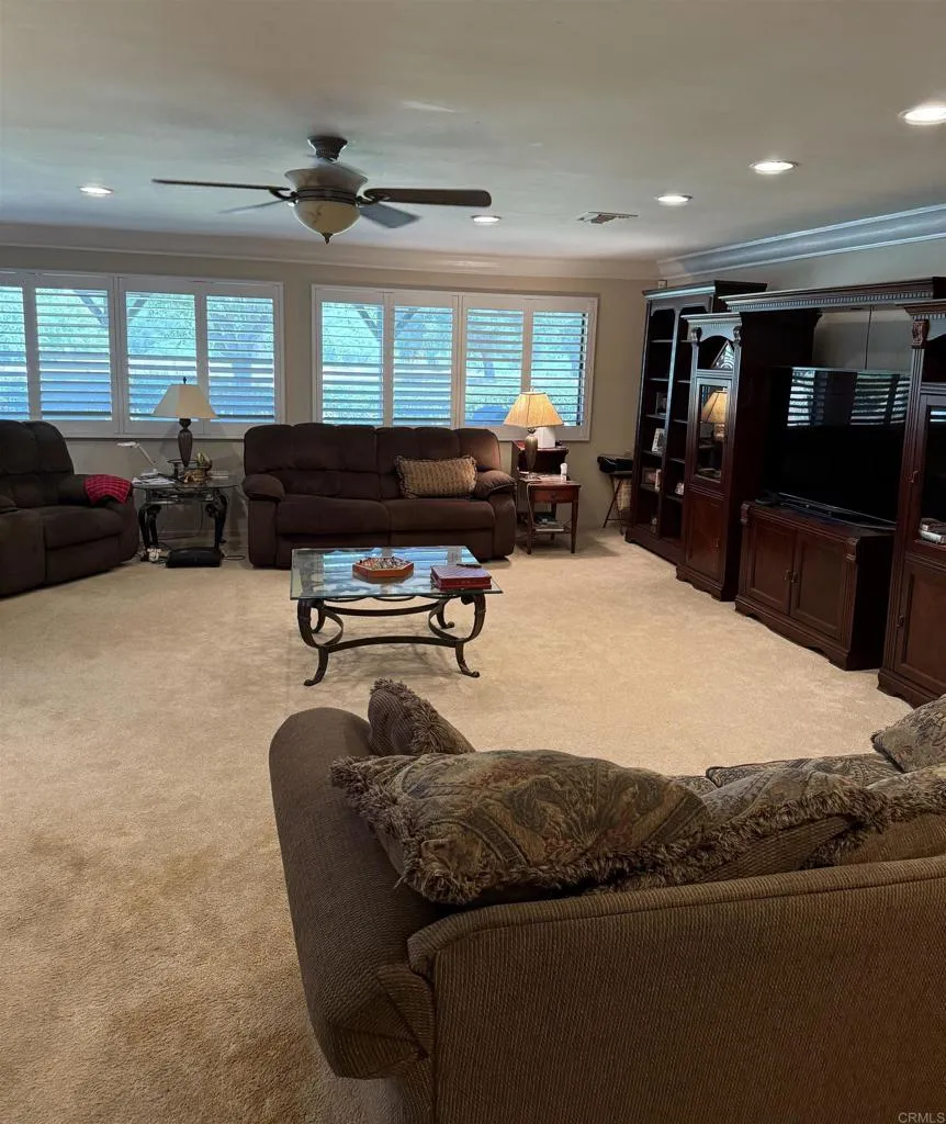 https://cdn.realtyfeed.com/cdn/127/306607423/a38099783ef0016ebc4653d182a704c9.webp