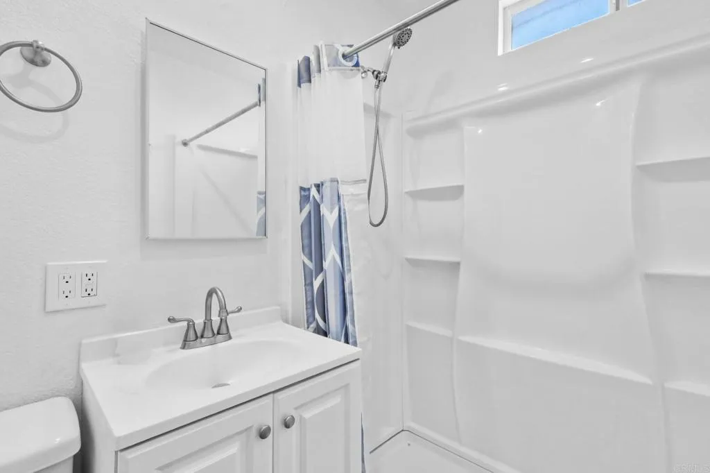 https://cdn.realtyfeed.com/cdn/127/306607451/7074107a999f43db22308b54ef7f85ba.webp