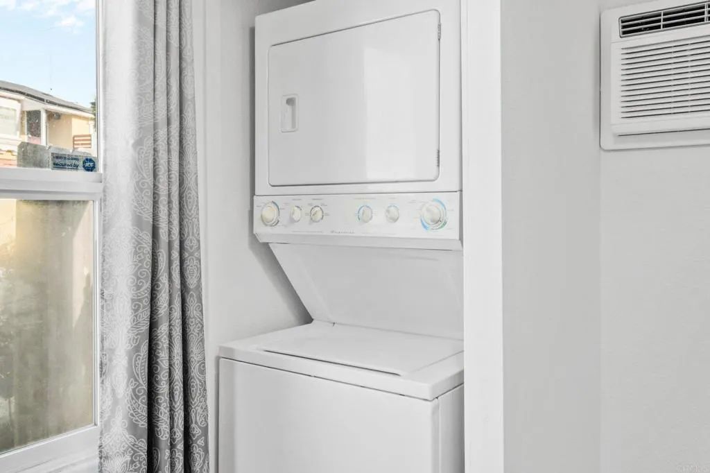 https://cdn.realtyfeed.com/cdn/127/306607451/c50ba02eb79a701e3cece909d7506f51.webp