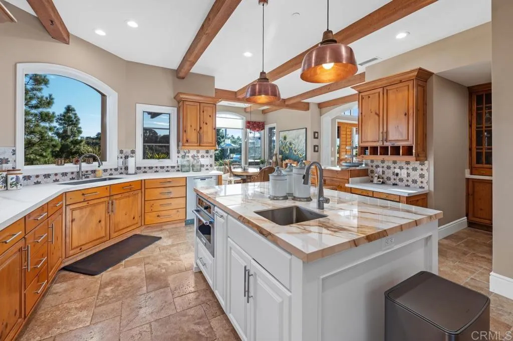 https://cdn.realtyfeed.com/cdn/127/306607473/b36e8f70c25a43d3c7e6d6a54c34794d.webp