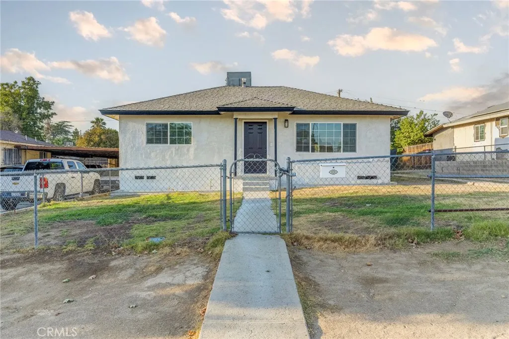 Bakersfield, CA 93305