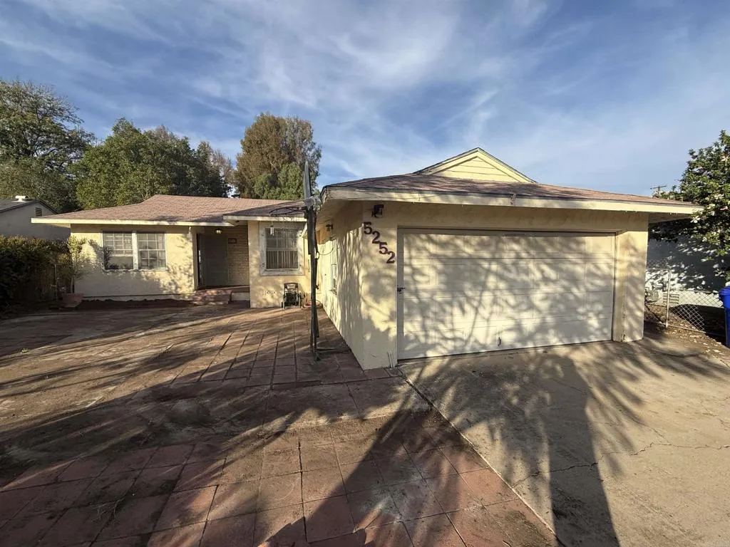 https://cdn.realtyfeed.com/cdn/127/306607526/921f7c41a5fe4cf273e01e45997cec82.webp
