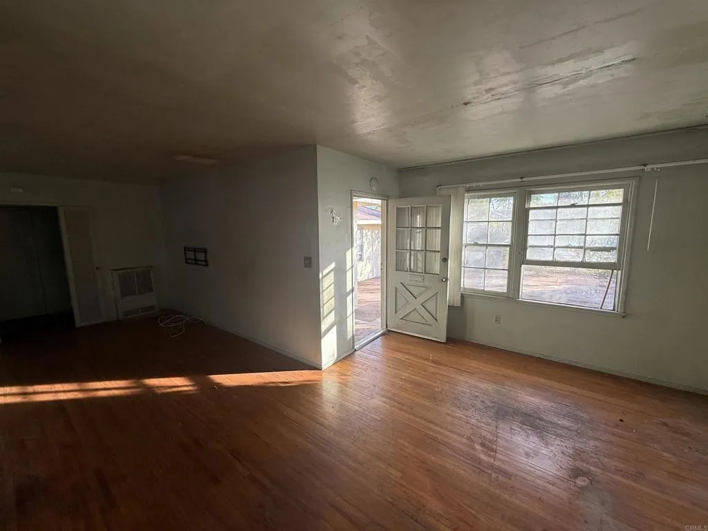 https://cdn.realtyfeed.com/cdn/127/306607526/c0f3b422d1722fdb46d840eda44f2f3e.webp