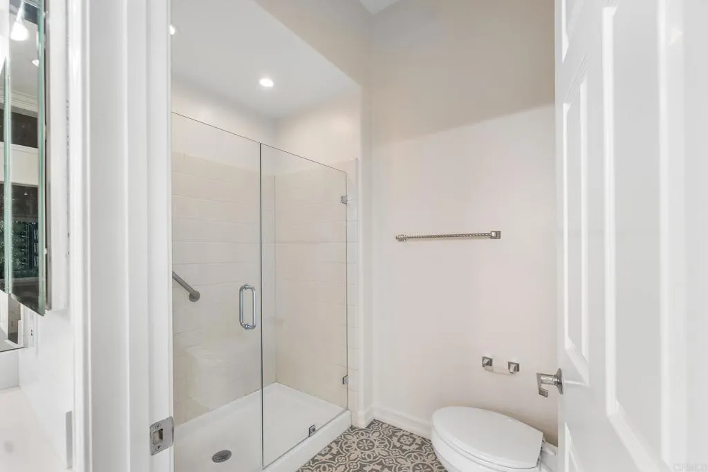 Photo #22: NDP2511570 Listing: Photo #22