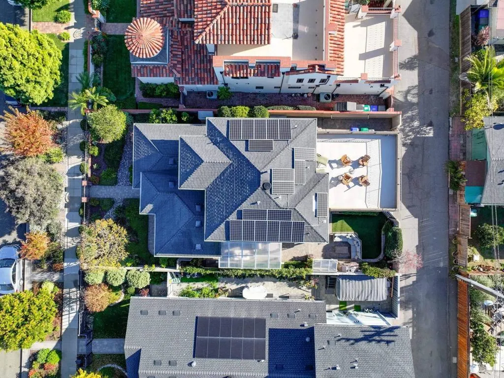 https://cdn.realtyfeed.com/cdn/127/306607677/04c167cbe77539be644223cfb610853f.webp