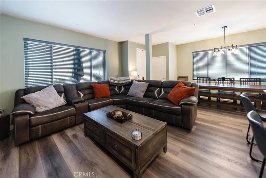 Photo #9: SW25279262 Listing: Photo #9