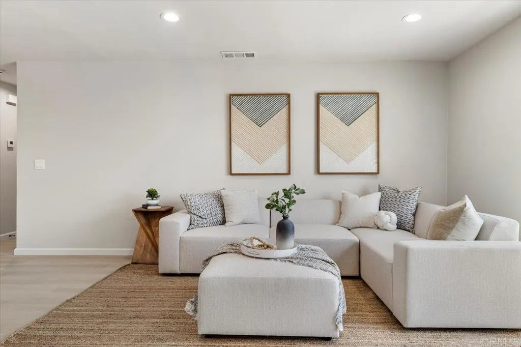 https://cdn.realtyfeed.com/cdn/127/306607989/f1103c8c96fb269086e77033b9e2d805.webp