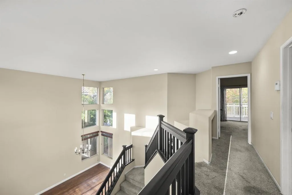 https://cdn.realtyfeed.com/cdn/127/306608046/215323175e91b147116c23c9edc85532.webp