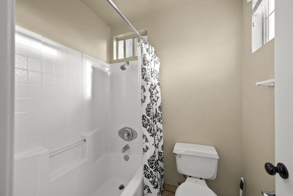 https://cdn.realtyfeed.com/cdn/127/306608046/ec126d18b46aad7a3981c35afd25accf.webp