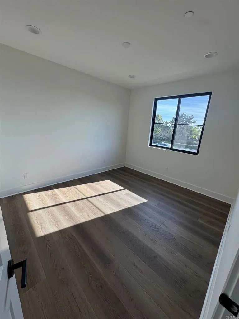 Photo #12: NDP2511580 Listing: Photo #12