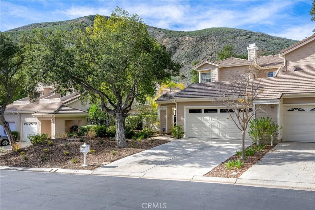 939 Blue Mountain, Westlake Village, CA 91362