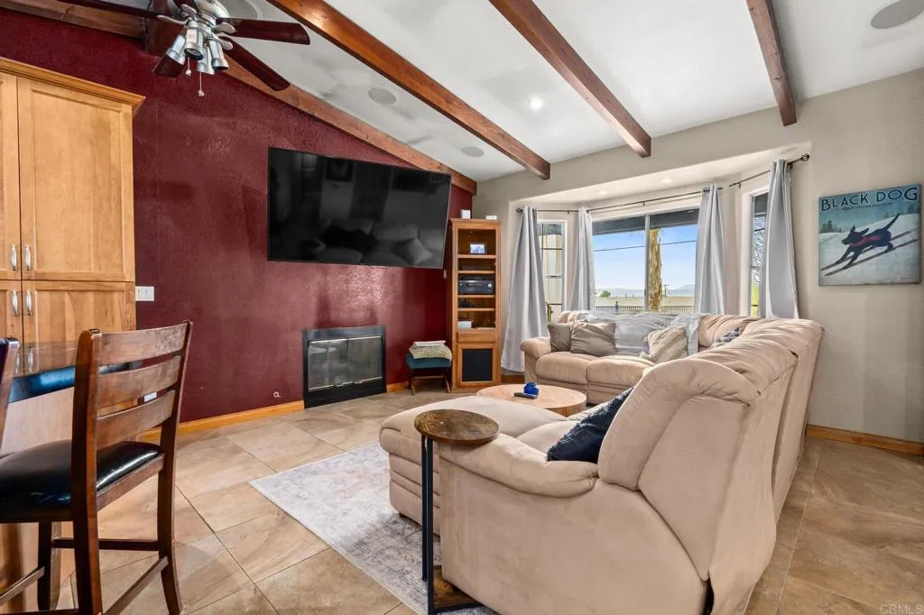 https://cdn.realtyfeed.com/cdn/127/306608111/c86723d68c173418246fd538390d9706.webp