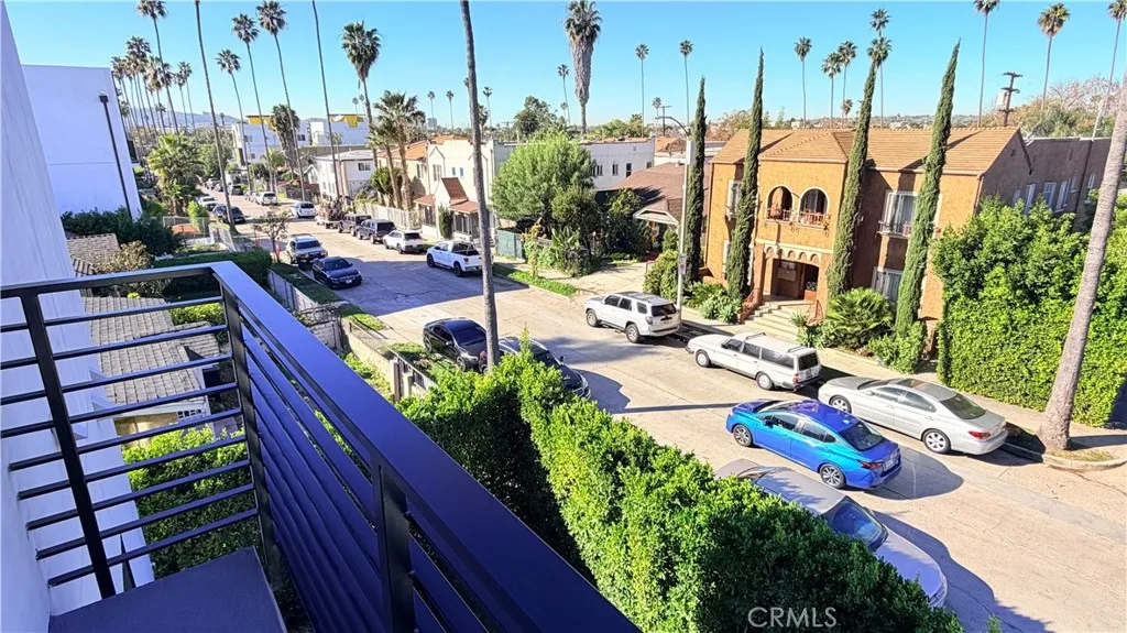 Los Angeles, CA 90019
