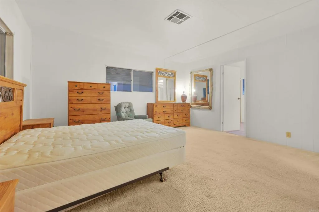 https://cdn.realtyfeed.com/cdn/127/306608178/08981fea8f9a1c9ce7274988d645e6da.webp