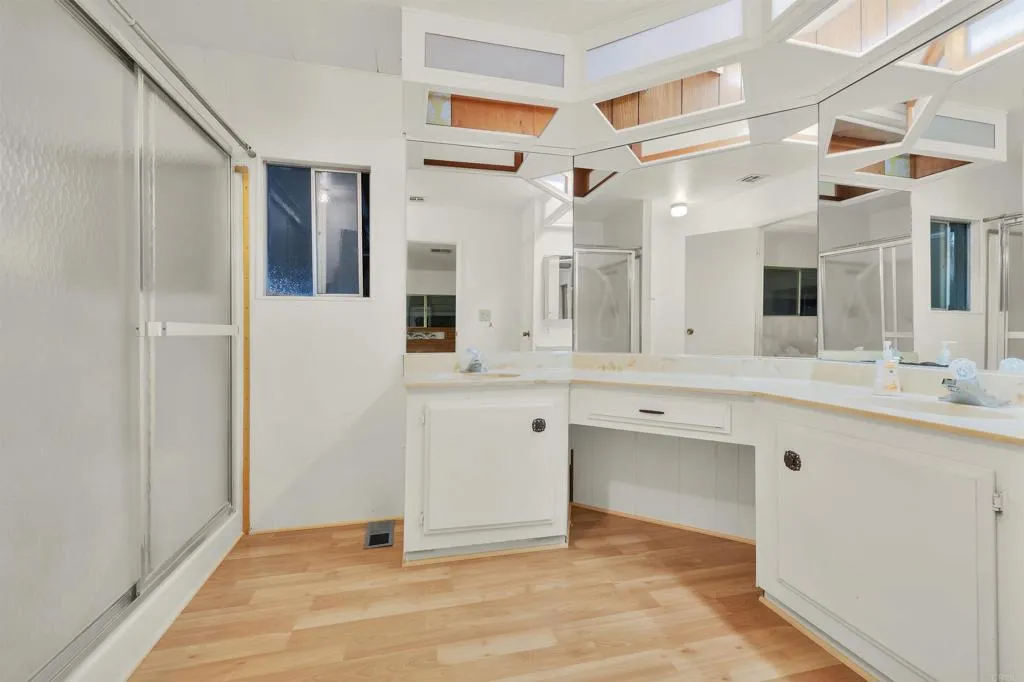 https://cdn.realtyfeed.com/cdn/127/306608178/d81273082c23291609dd323d47345bab.webp