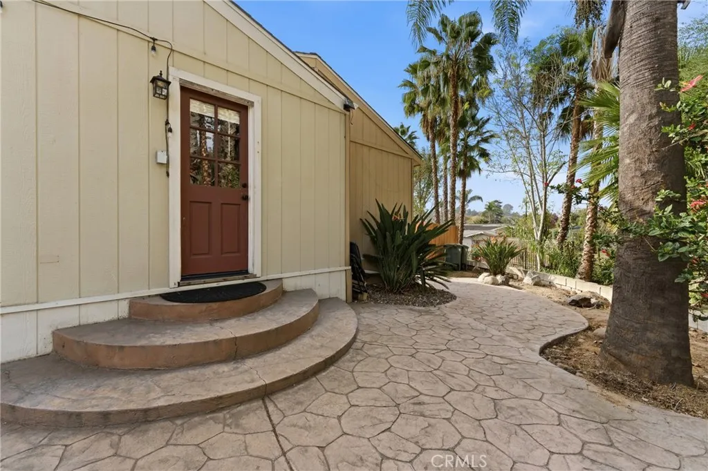 https://cdn.realtyfeed.com/cdn/127/306608185/14e75b72617610776087e86211173264.webp