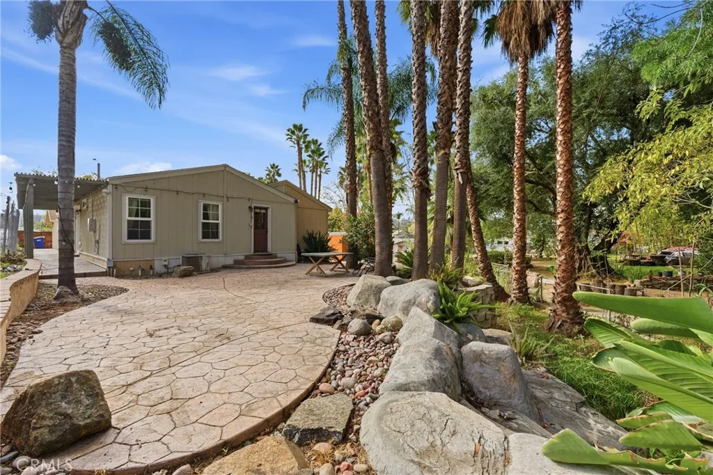https://cdn.realtyfeed.com/cdn/127/306608185/5bd872dae3167a90f46c17d42f9c6143.webp
