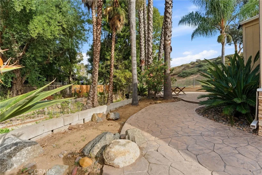 https://cdn.realtyfeed.com/cdn/127/306608185/63a121426ad4f08735335f1005dde1c1.webp