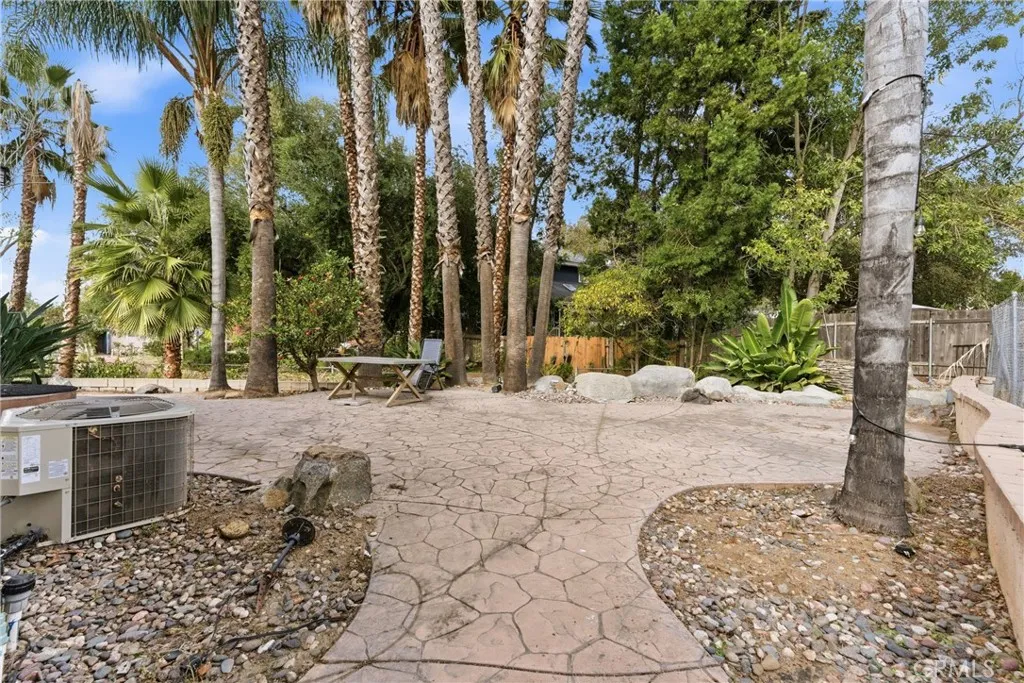 https://cdn.realtyfeed.com/cdn/127/306608185/b4b17d744841f069fc2186e19449eb8c.webp