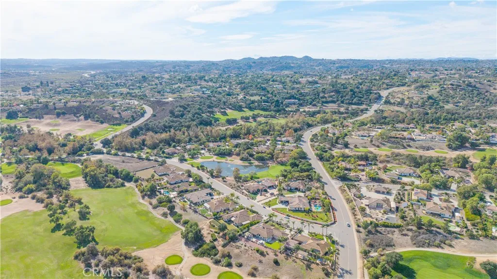 https://cdn.realtyfeed.com/cdn/127/306608256/92aeb165b2781ed78d90161f924f2d4a.webp