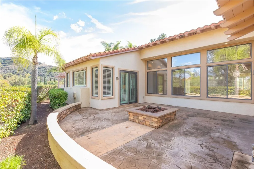 https://cdn.realtyfeed.com/cdn/127/306608256/b8602b47dcba4db781106e18770b1400.webp
