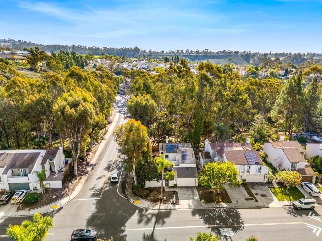 https://cdn.realtyfeed.com/cdn/127/306608269/6cd9816b6a5a44fef7a430e80c78775b.webp