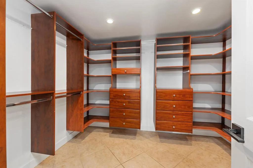 https://cdn.realtyfeed.com/cdn/127/306608308/a3238a9f4d12ae4860f83a6d070a8846.webp