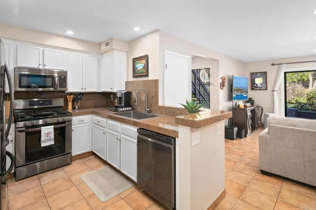 12237 Carmel Vista Road Unit 161, San Diego, CA 92130 - Photo 3 of 30, San Diego, CA
