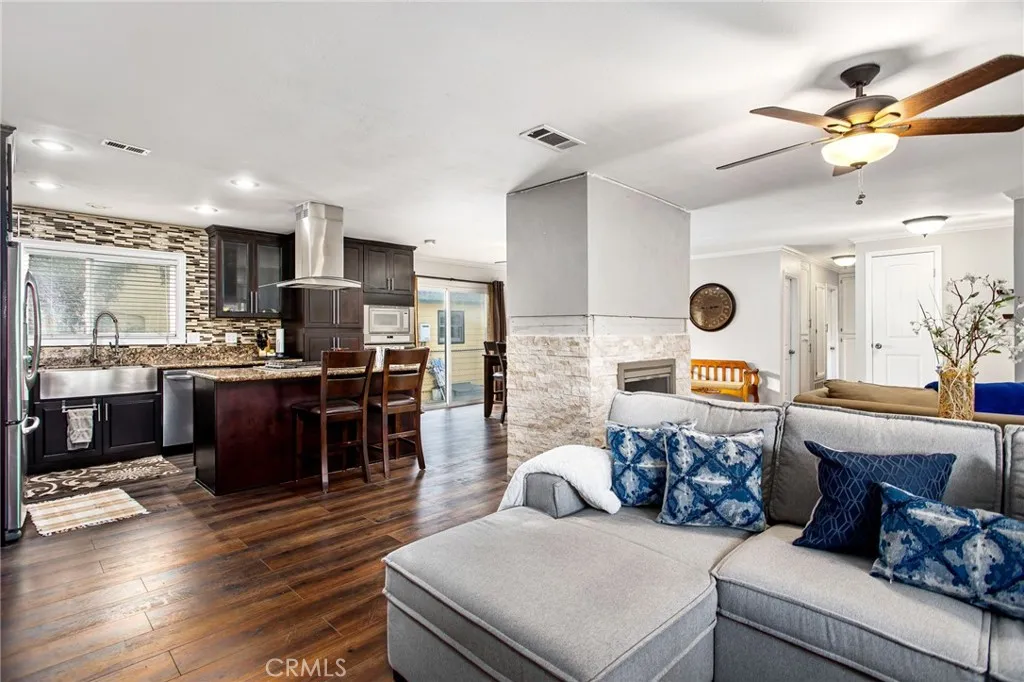 https://cdn.realtyfeed.com/cdn/127/306608387/937d8d3851e5b613ba2b9643727dd806.webp