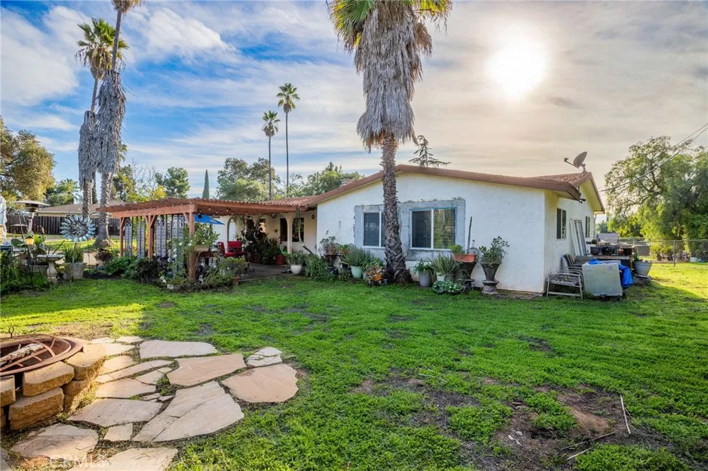https://cdn.realtyfeed.com/cdn/127/306608387/fa52fbaa7d62249747acd557f1740c58.webp