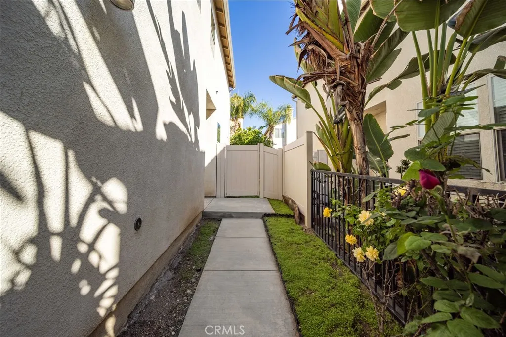 9352 Condor Court, Pacoima, CA 91331 - Photo 3 of 23, Pacoima, CA