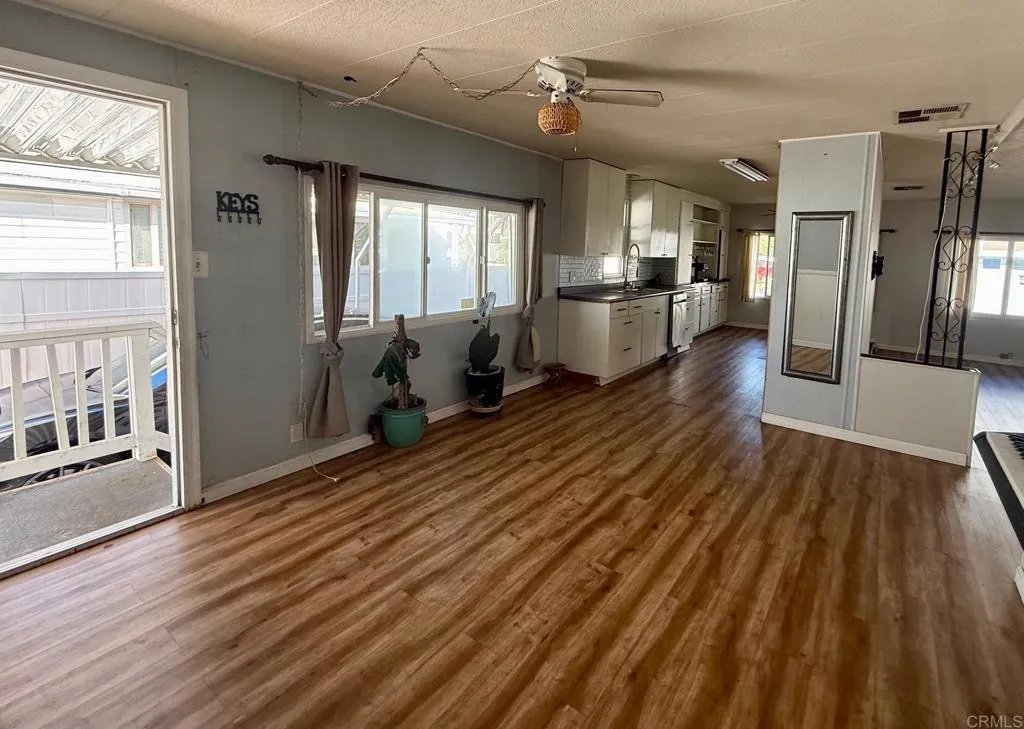 https://cdn.realtyfeed.com/cdn/127/306608639/20b06913200fbeb97e4c5734158139c1.webp