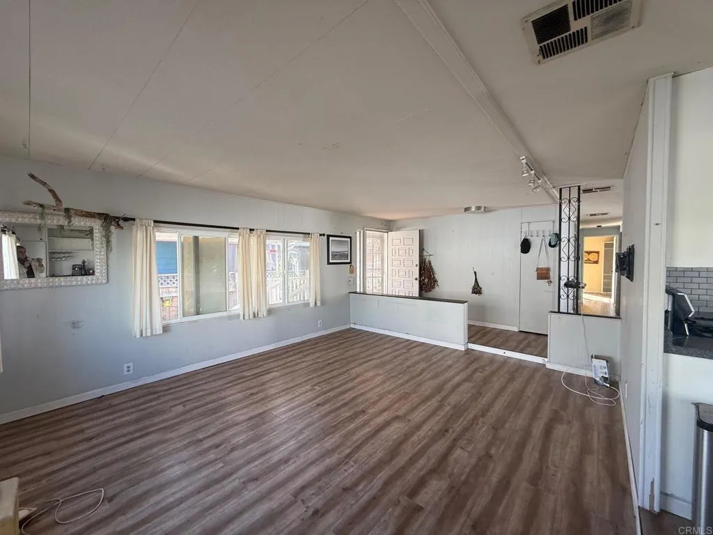 https://cdn.realtyfeed.com/cdn/127/306608639/b9a3264cb64270e401786878473e3beb.webp