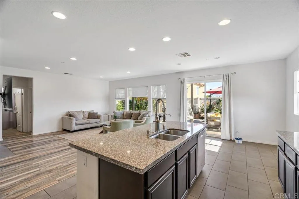 https://cdn.realtyfeed.com/cdn/127/306608684/371456398af5d9ac61251e5526a1c3bd.webp