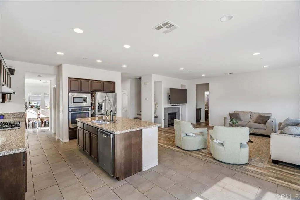 https://cdn.realtyfeed.com/cdn/127/306608684/6dc47b2759c2a5f6e1c0a27ba575572d.webp