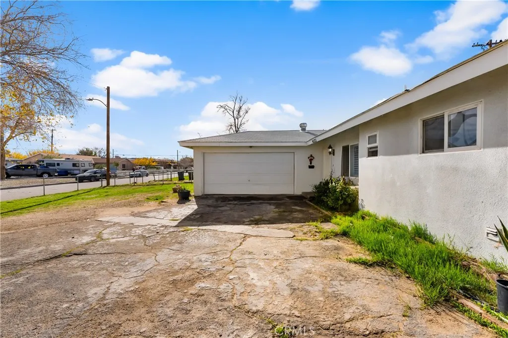 45323 Andale Avenue, Lancaster, CA 93535 - Photo 3 of 29, Lancaster, CA