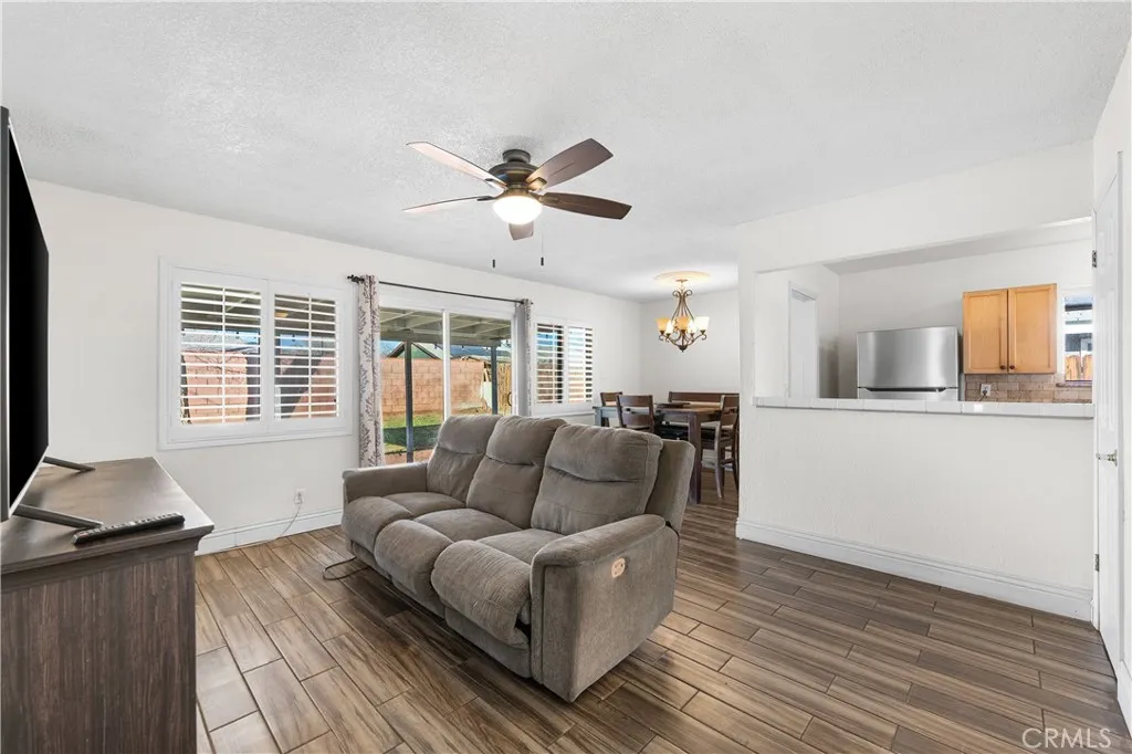 45323 Andale Avenue, Lancaster, CA 93535 - Photo 5 of 29, Lancaster, CA