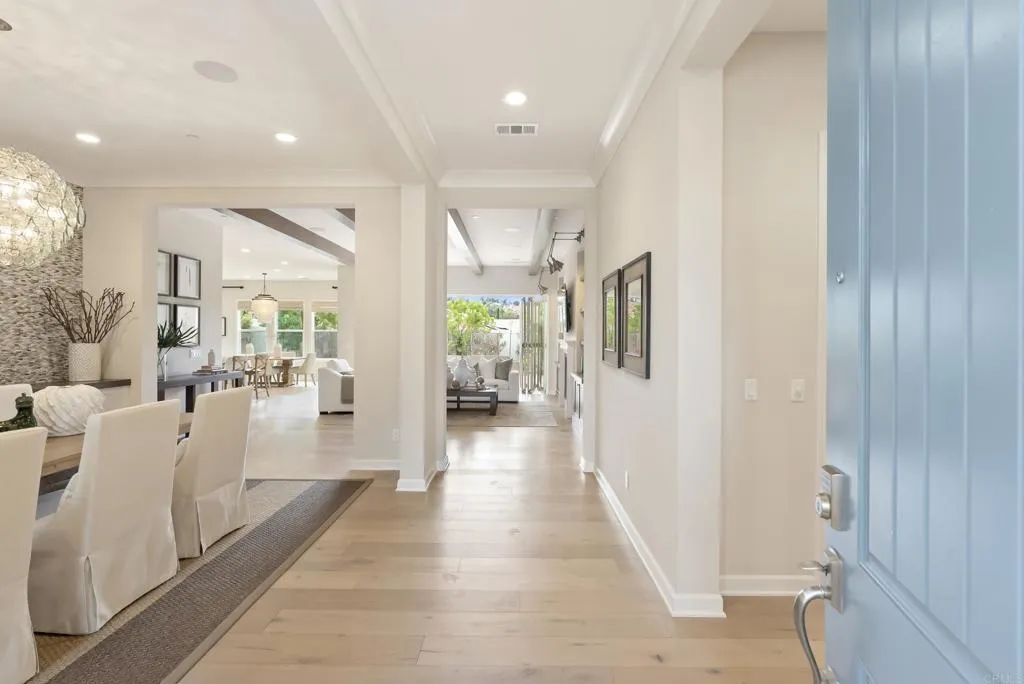 https://cdn.realtyfeed.com/cdn/127/306608730/38b83b805740772fe00d82285bbedd51.webp