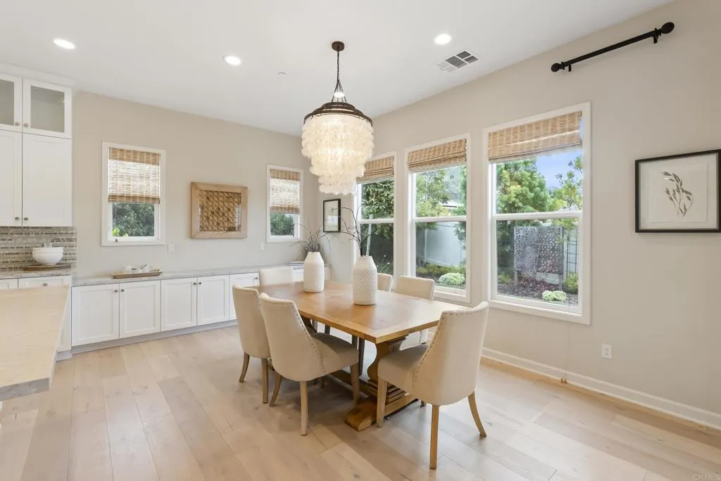 https://cdn.realtyfeed.com/cdn/127/306608730/762116f4ab12a06204151360aa014aca.webp