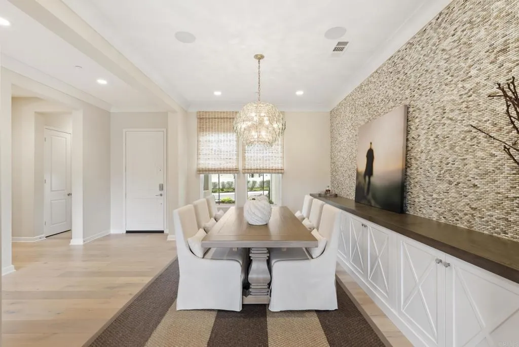 https://cdn.realtyfeed.com/cdn/127/306608730/8c0d26d3c4b775189cad1d9fdadbd1f7.webp