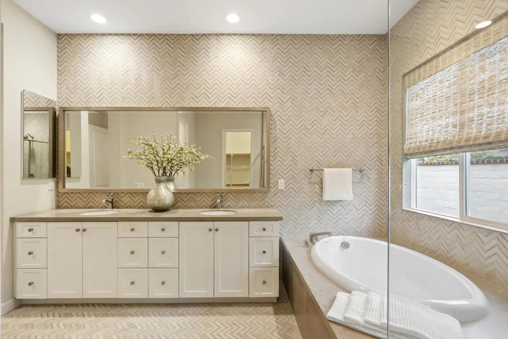 https://cdn.realtyfeed.com/cdn/127/306608730/dfbb6e5e2843c94850ad18c7fdc80563.webp