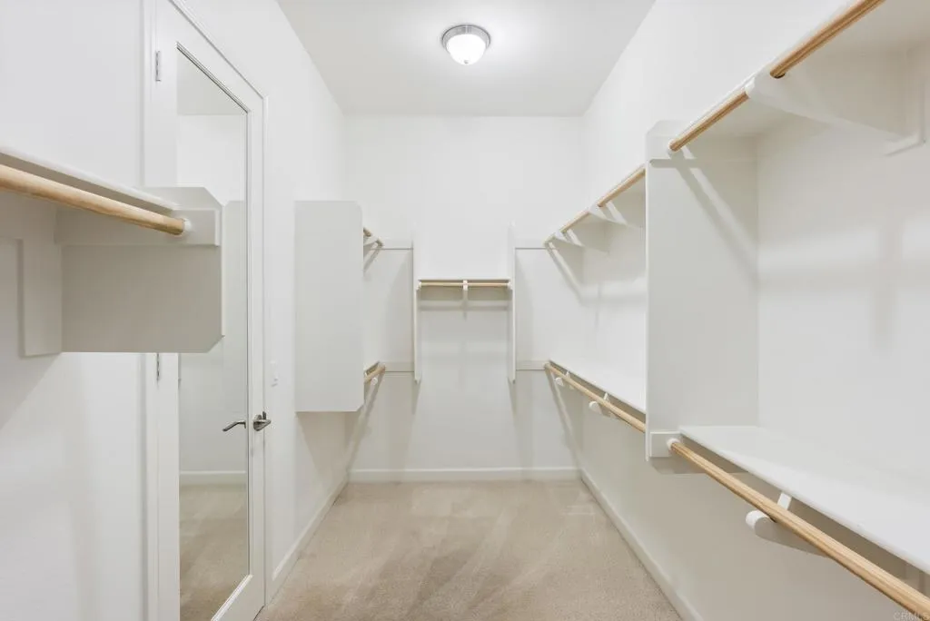 https://cdn.realtyfeed.com/cdn/127/306608730/e974261b9c68a295215667953e2361a9.webp