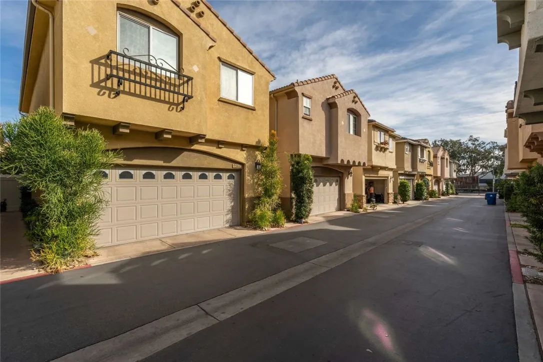 9562 Sundance Street