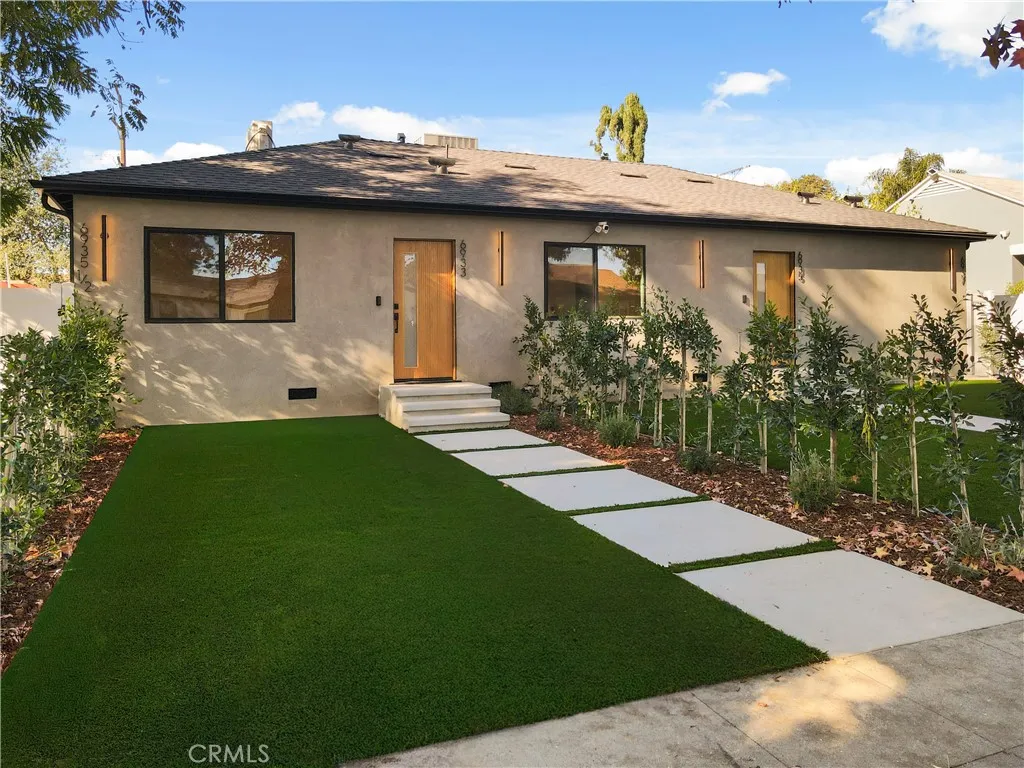 6933 Jellico Avenue, Lake Balboa, CA 91406