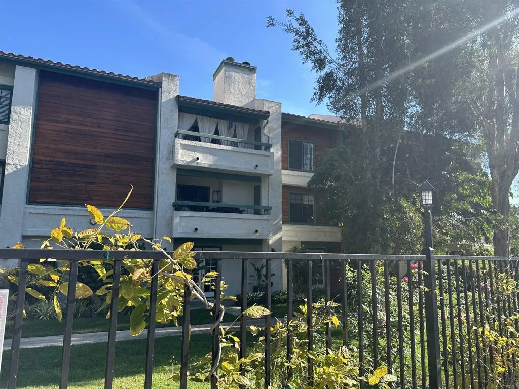 https://cdn.realtyfeed.com/cdn/127/306608814/ab494406da72af38d05c5a9c36b71e72.webp