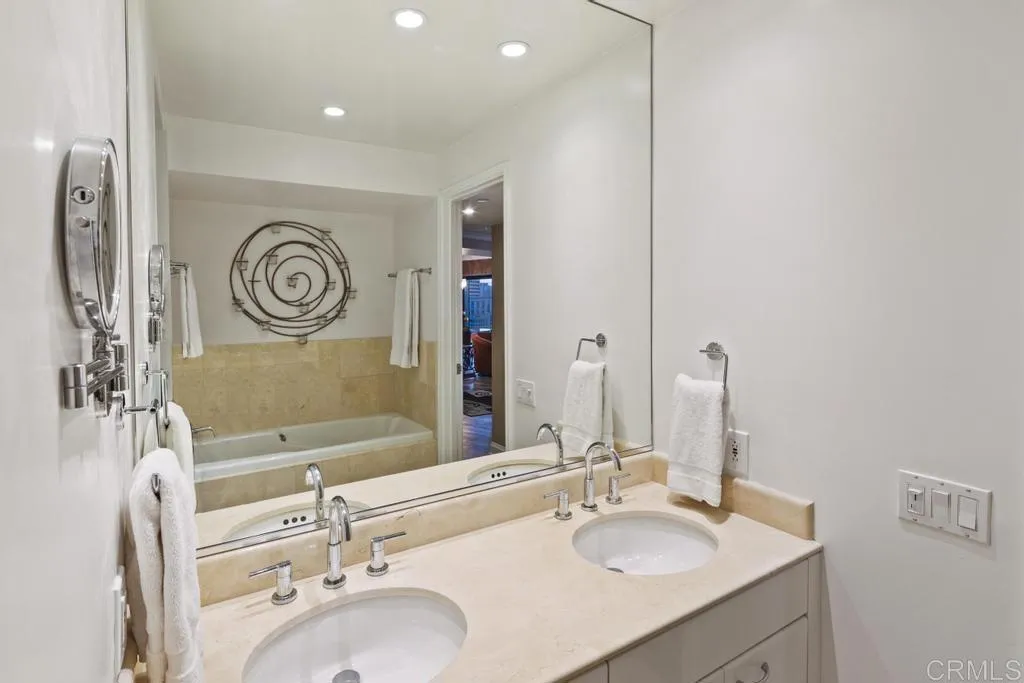 https://cdn.realtyfeed.com/cdn/127/306608870/bd50ebe66d9d298f1c26f0ce7d469323.webp